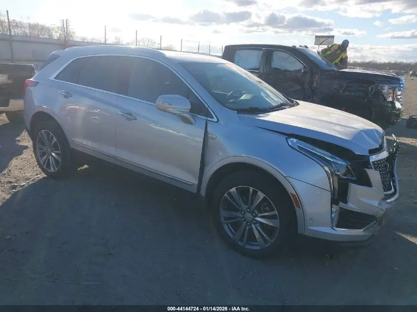 2020 CADILLAC XT5 Silver VIN: 1GYKNCR45LZ218379