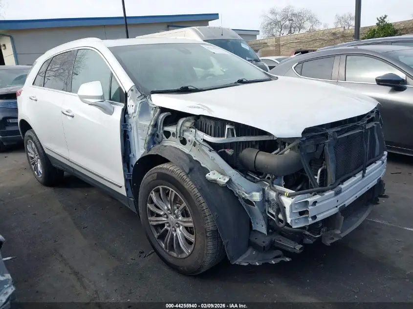 2017 CADILLAC XT5  VIN: 1GYKNBRS5HZ106388