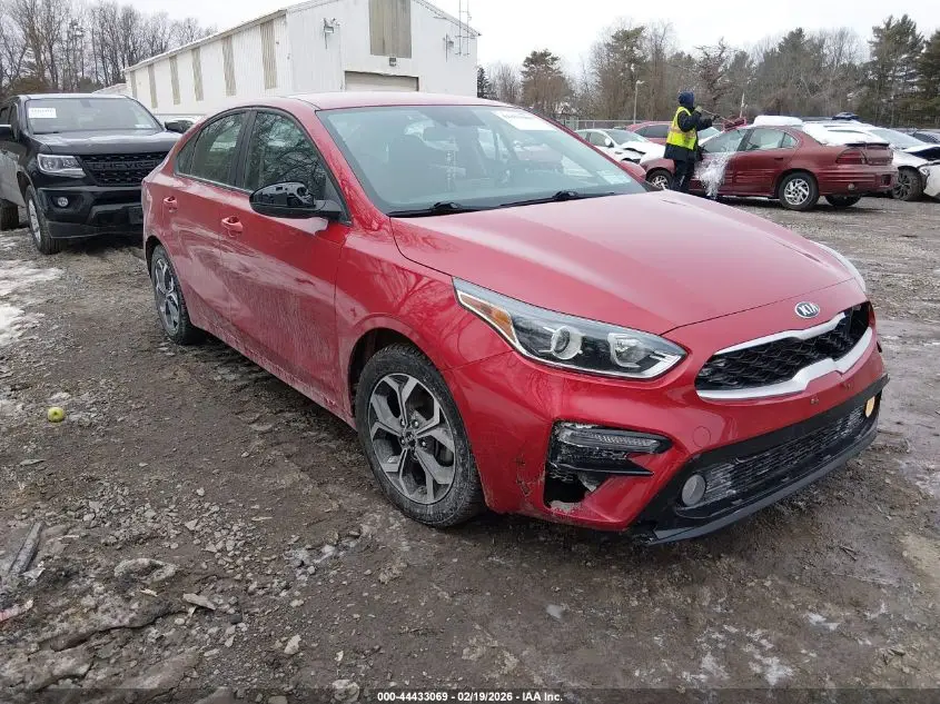 2019 KIA FORTE Red VIN: 3KPF24AD3KE111388